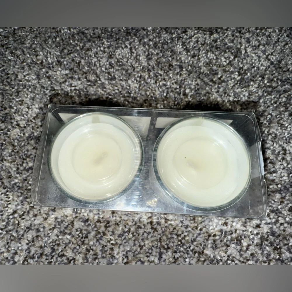 H&M white and gold Polka dots candles NWT